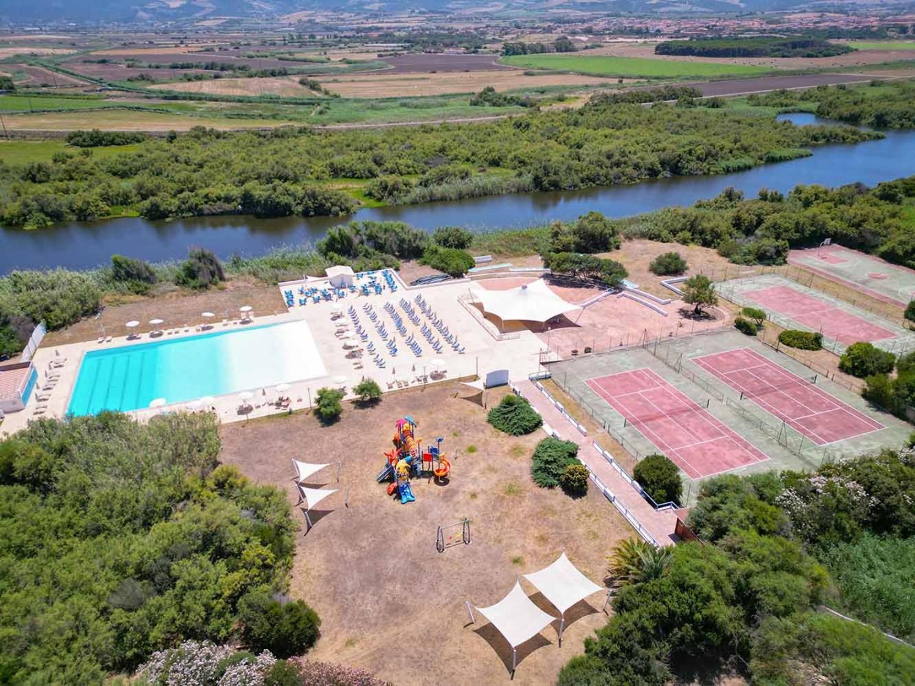 Mimose Beach Village Badesi Εξωτερικό φωτογραφία