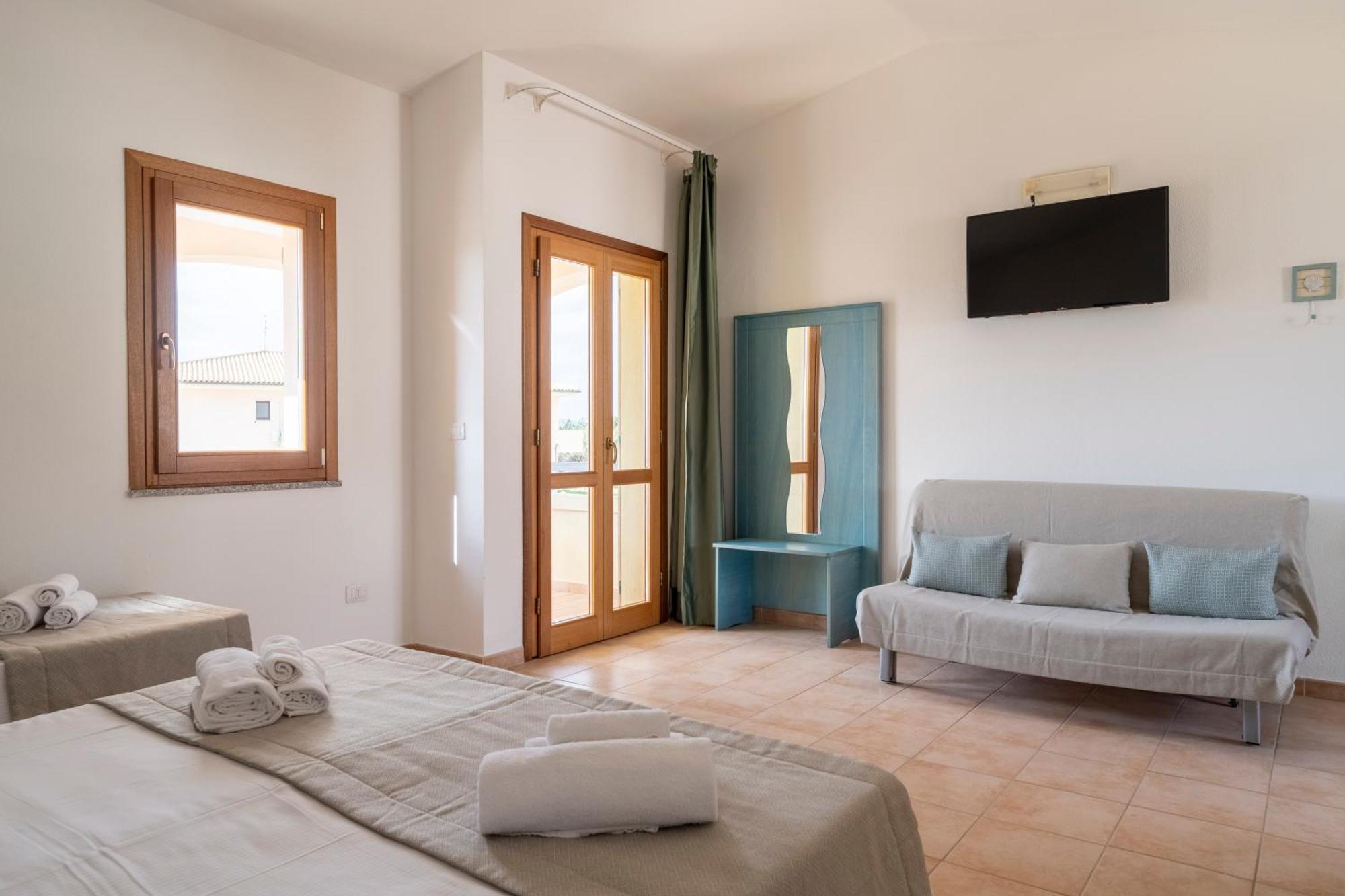 Mimose Beach Village Badesi Εξωτερικό φωτογραφία