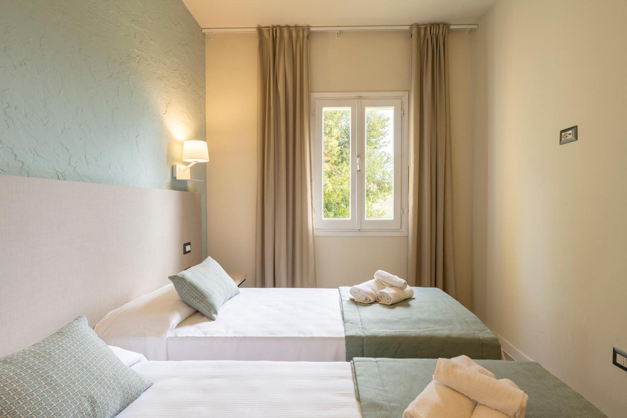 Mimose Beach Village Badesi Εξωτερικό φωτογραφία