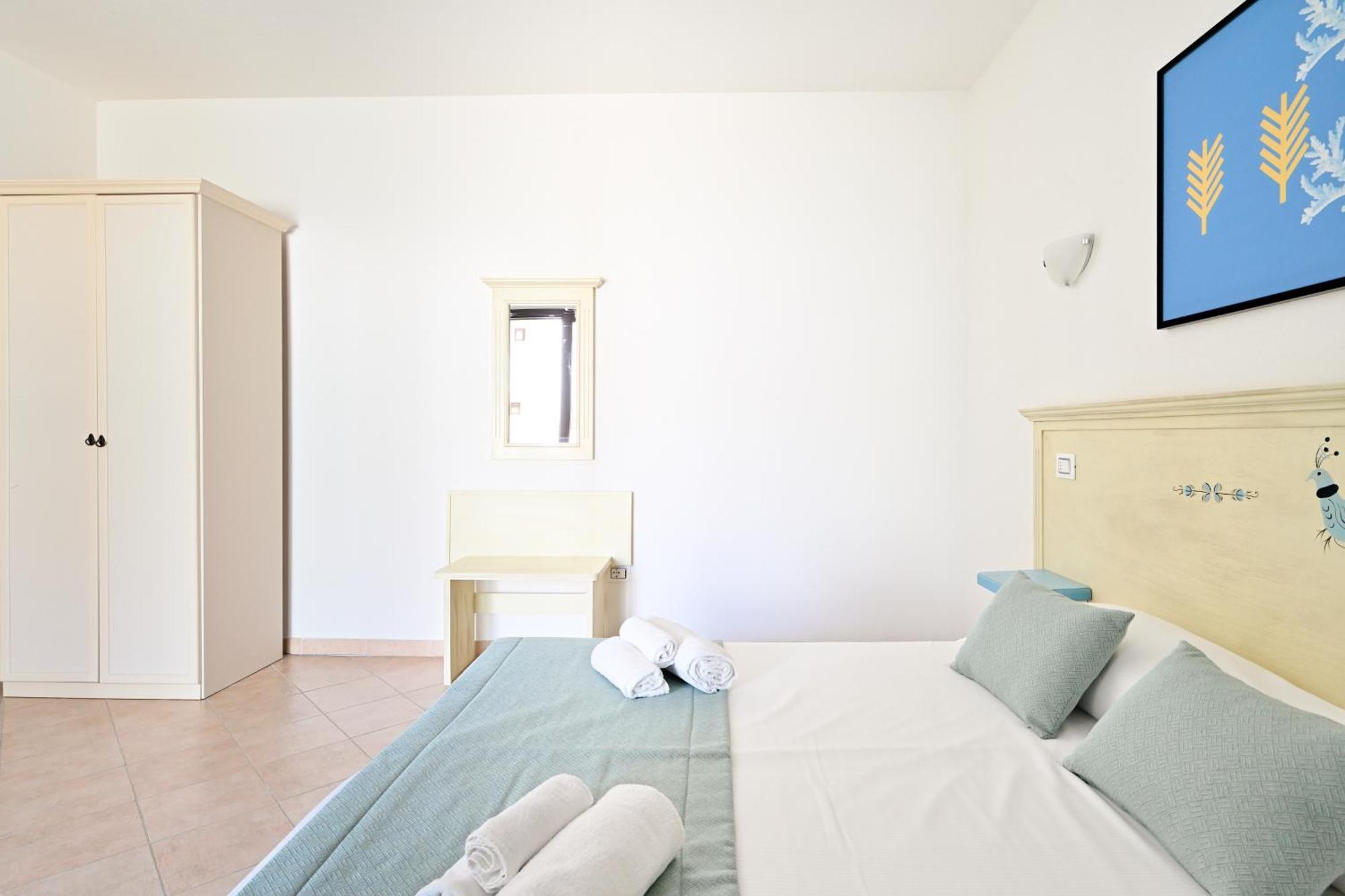 Mimose Beach Village Badesi Εξωτερικό φωτογραφία