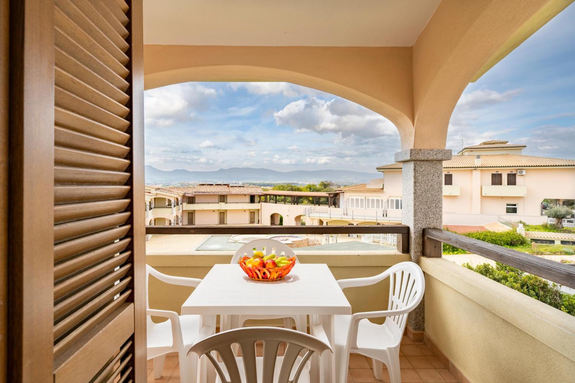 Mimose Beach Village Badesi Εξωτερικό φωτογραφία